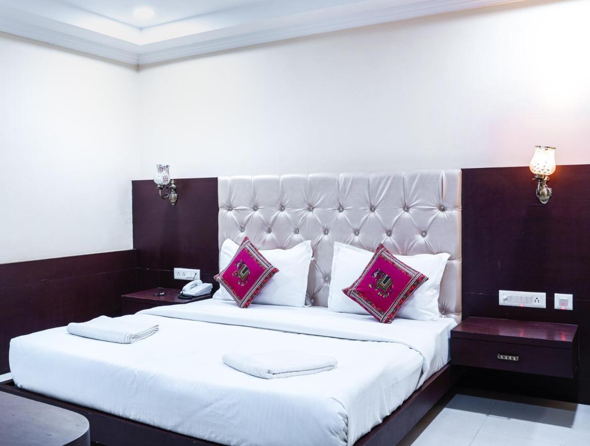 Hide-In Udaipur - A Lake View Boutique Hotel Exterior foto