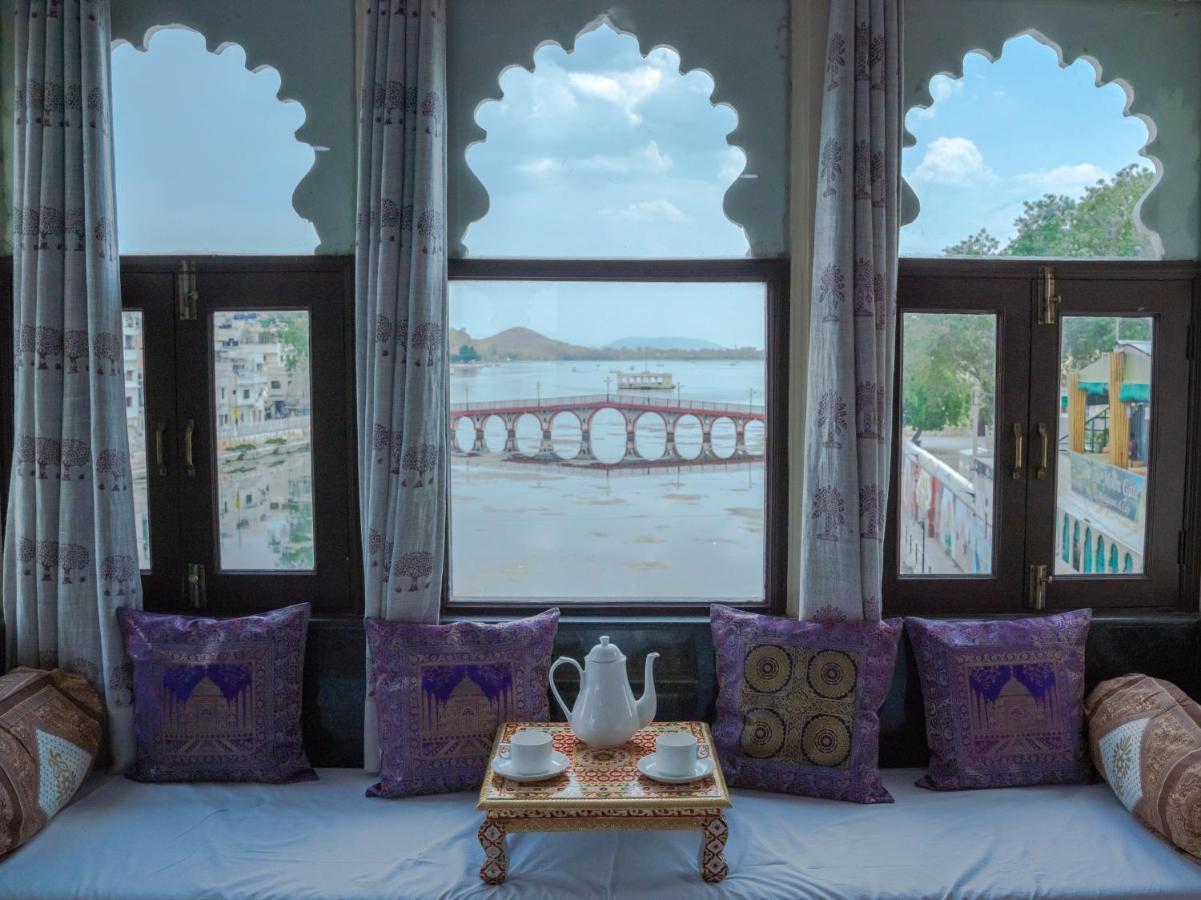 Hide-In Udaipur - A Lake View Boutique Hotel Exterior foto
