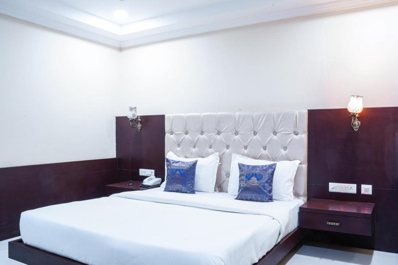 Hide-In Udaipur - A Lake View Boutique Hotel Exterior foto